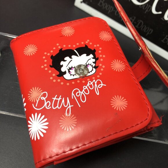 Betty Boop Collection, Lot Of 6, Signs, Socks, Wallet And Book ** READ** CN - Picture 12 of 16